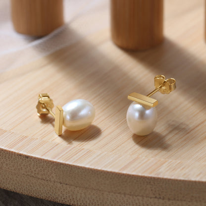 Pearl Bar Studs